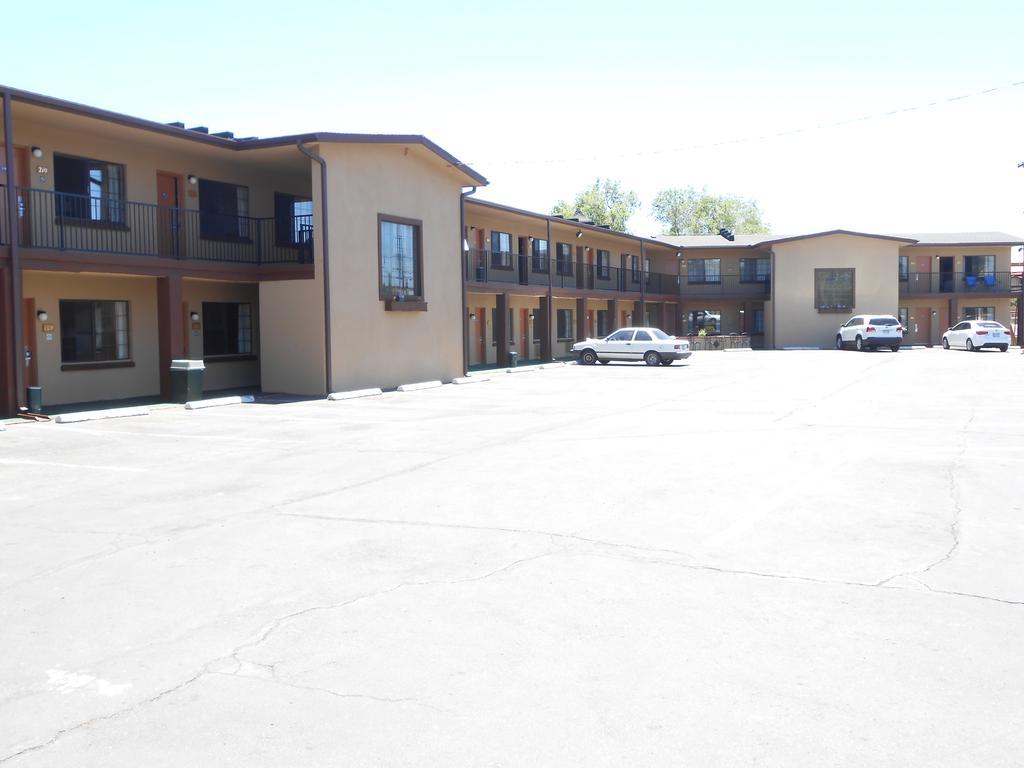 Howard Johnson By Wyndham Flagstaff University West Motel Exterior photo